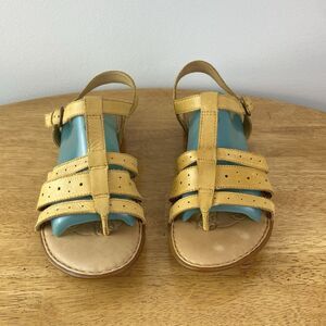Born Sandals Women’s Size 8/39 Leather Camel Strappy Slingback Comfort Flats